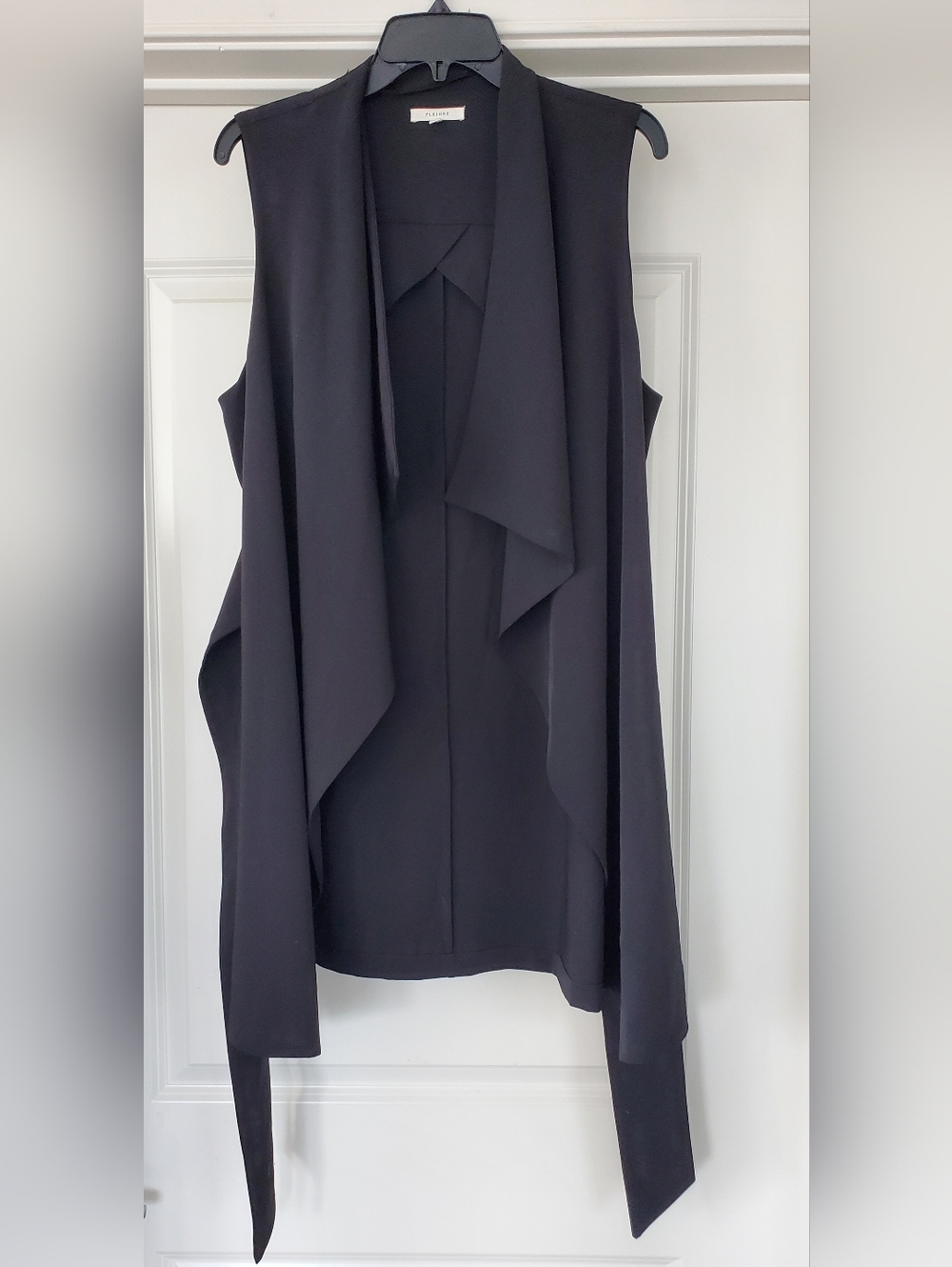 Pleione Black Sleeveless Knee-Length Vest